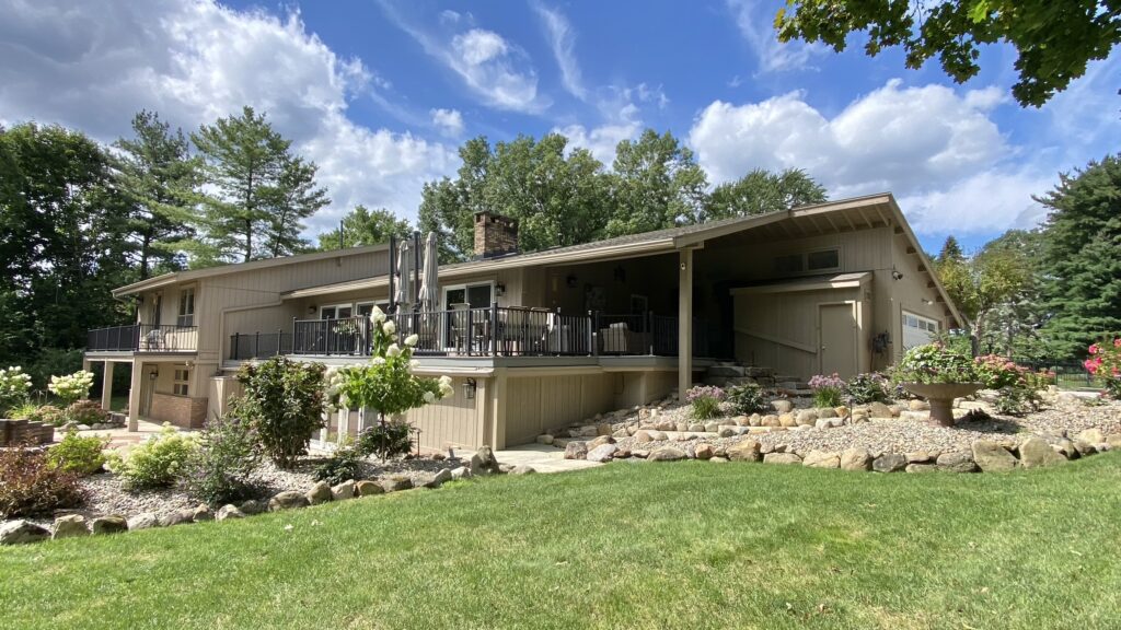 Modern painting trends used in a new construction home in Fairlawn, Ohio