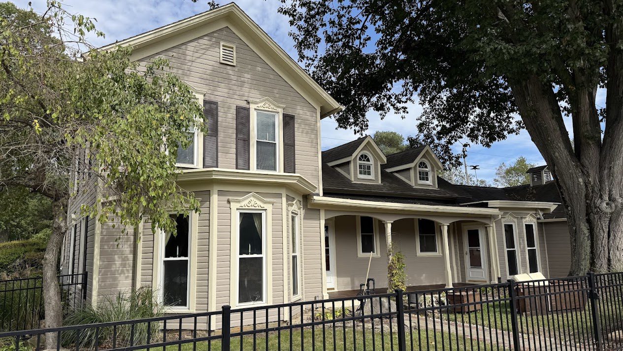 How to estimate a paint job by square feet for a house in Akron, Ohio
